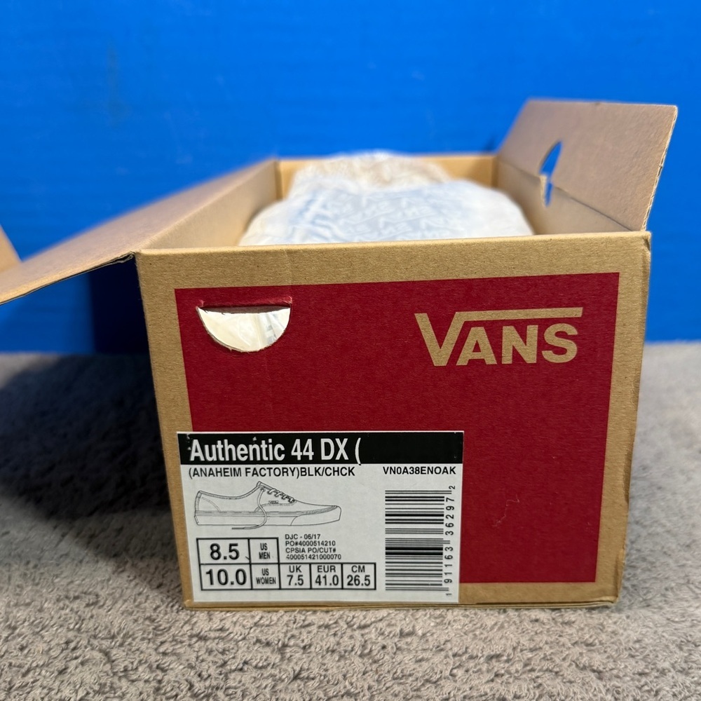 Vans authentic 44 DX
BRAND NEW - Picture 7 of 7